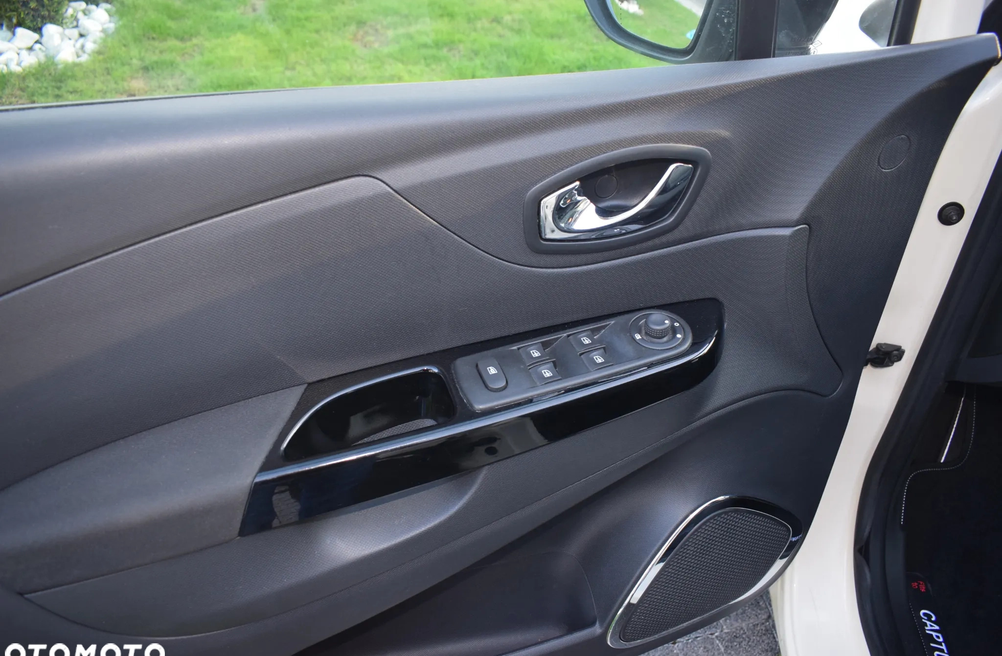 Renault Captur cena 32900 przebieg: 122000, rok produkcji 2014 z Frampol małe 121